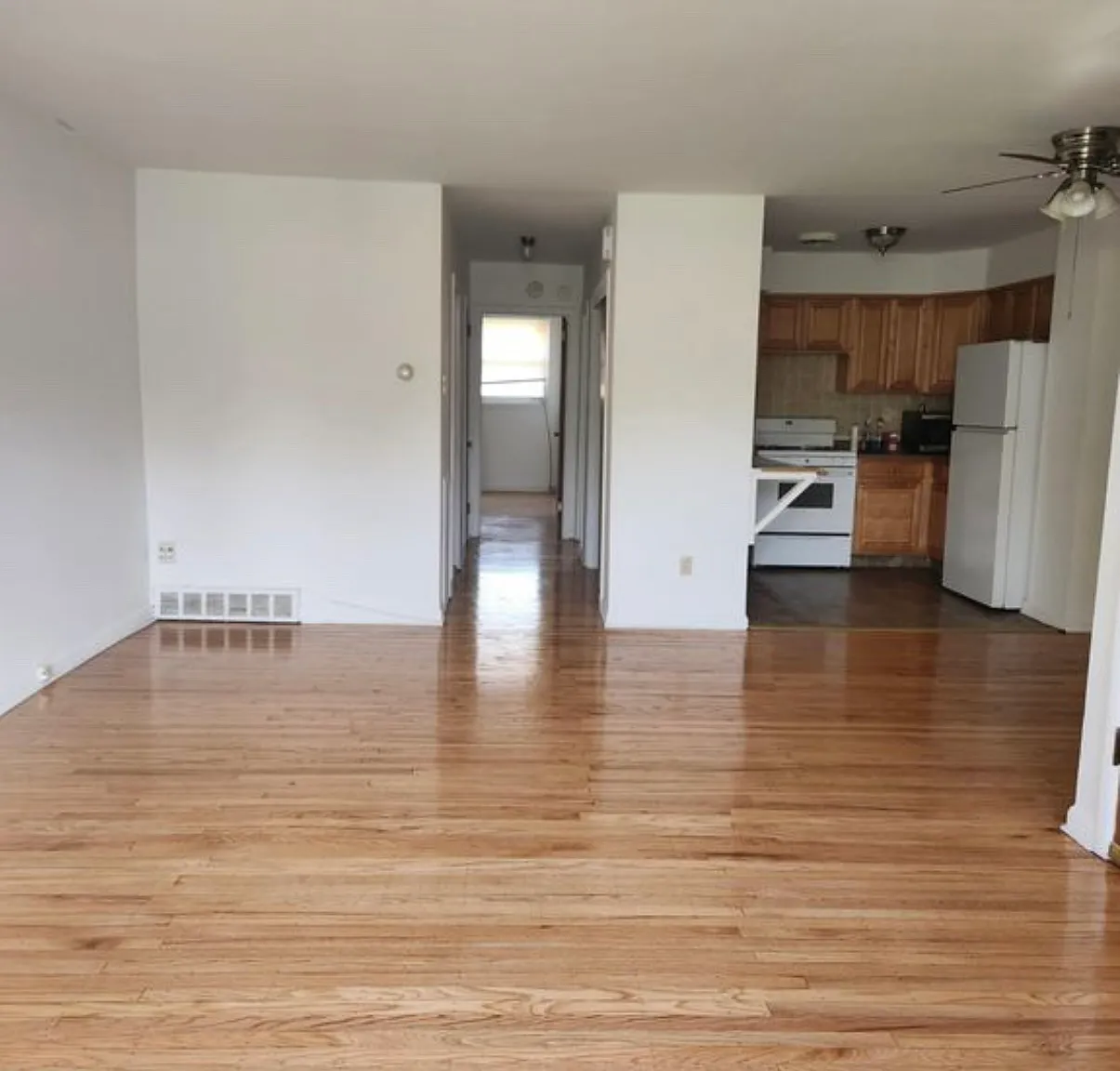 3952 Conshohocken Ave — Photo 2
