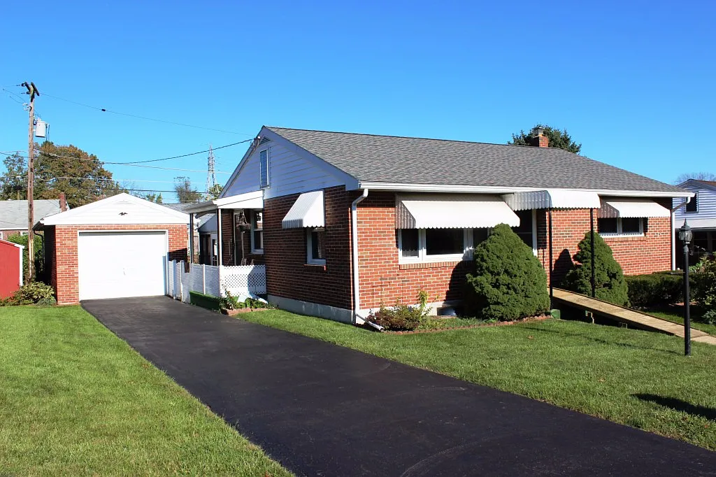 3337 Reading Crest Ave photo 1