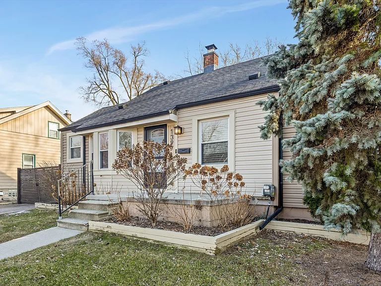 1397 Leroy St — Photo 34