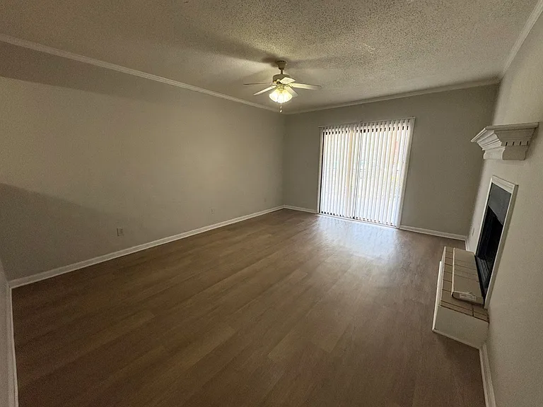 2505 W Broad St #611 — Photo 6