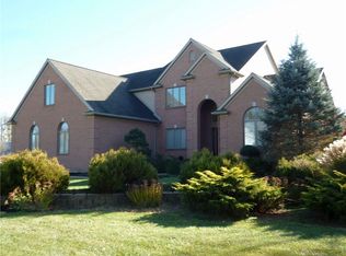 1734 Parker Dr, Piqua, OH 45356