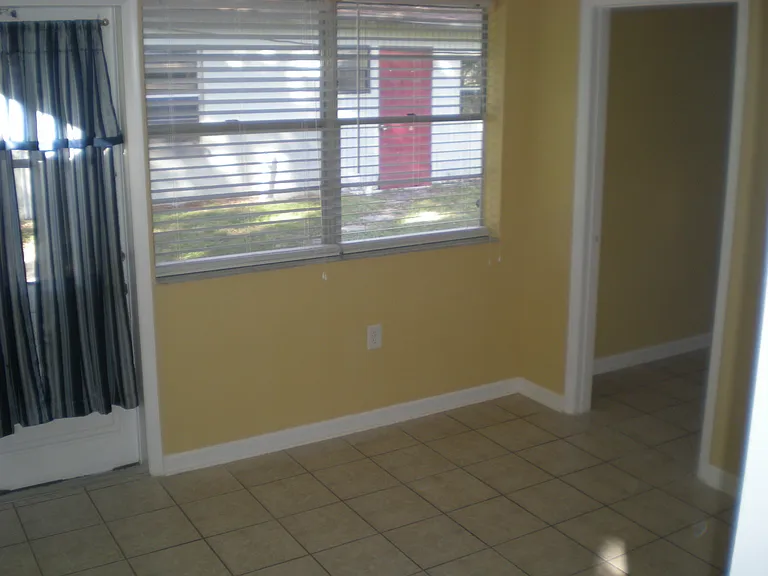 4709 W Knights Ave — Photo 10