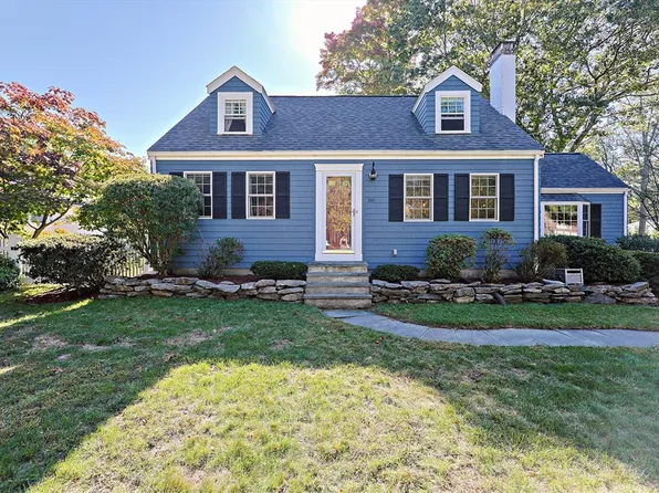 66 Crestwood Cir, Norwood, MA 02062