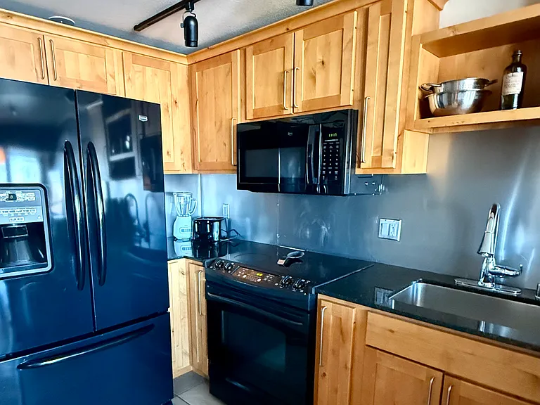 417 E Kiowa St #906 — Photo 6