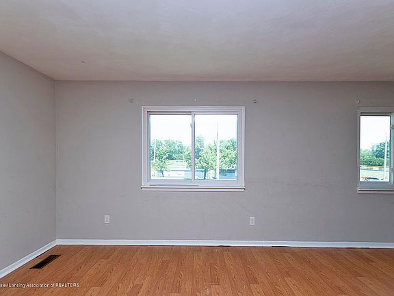 2nd image of 1730/1732 Burcham Dr