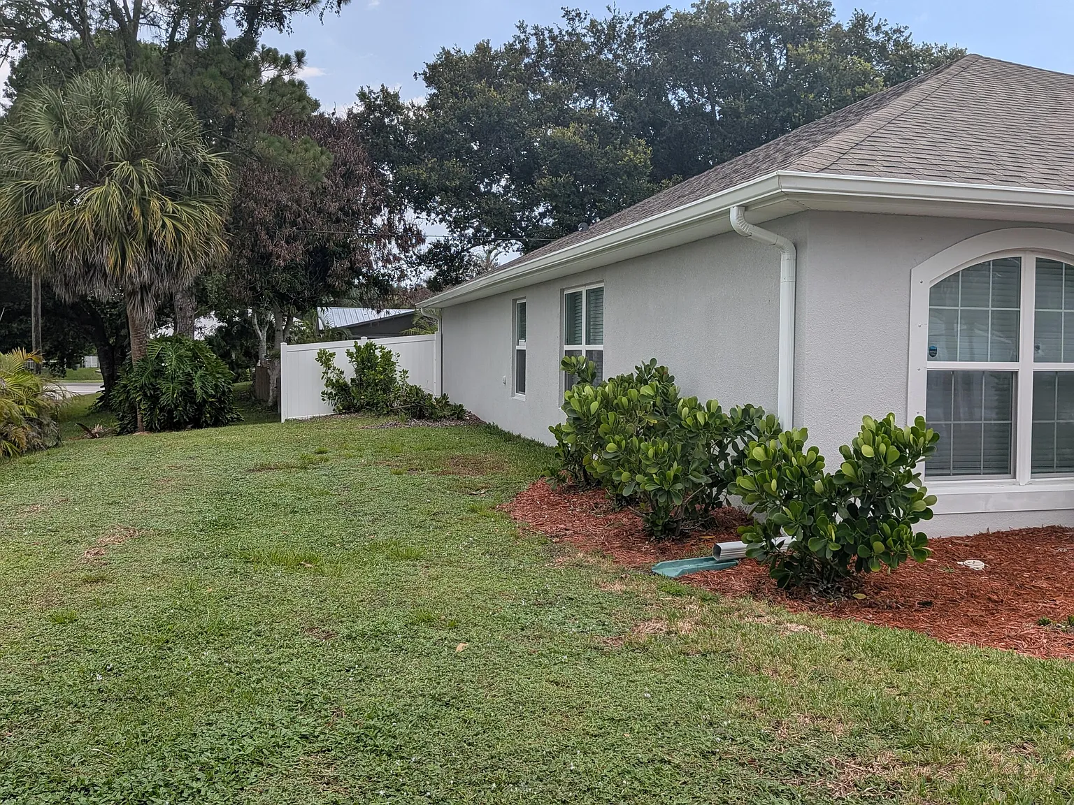 4 bed, 2.0 bath, 1830 sqft, $2,500 — Photo 3