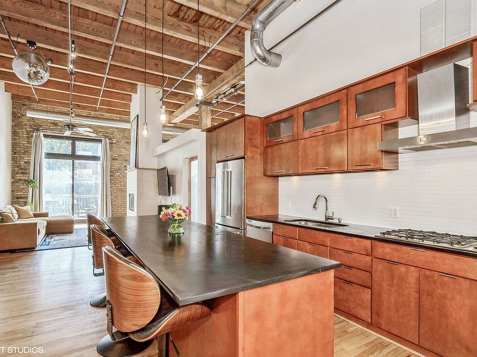 1st image of 612 N Oakley Blvd APT 102