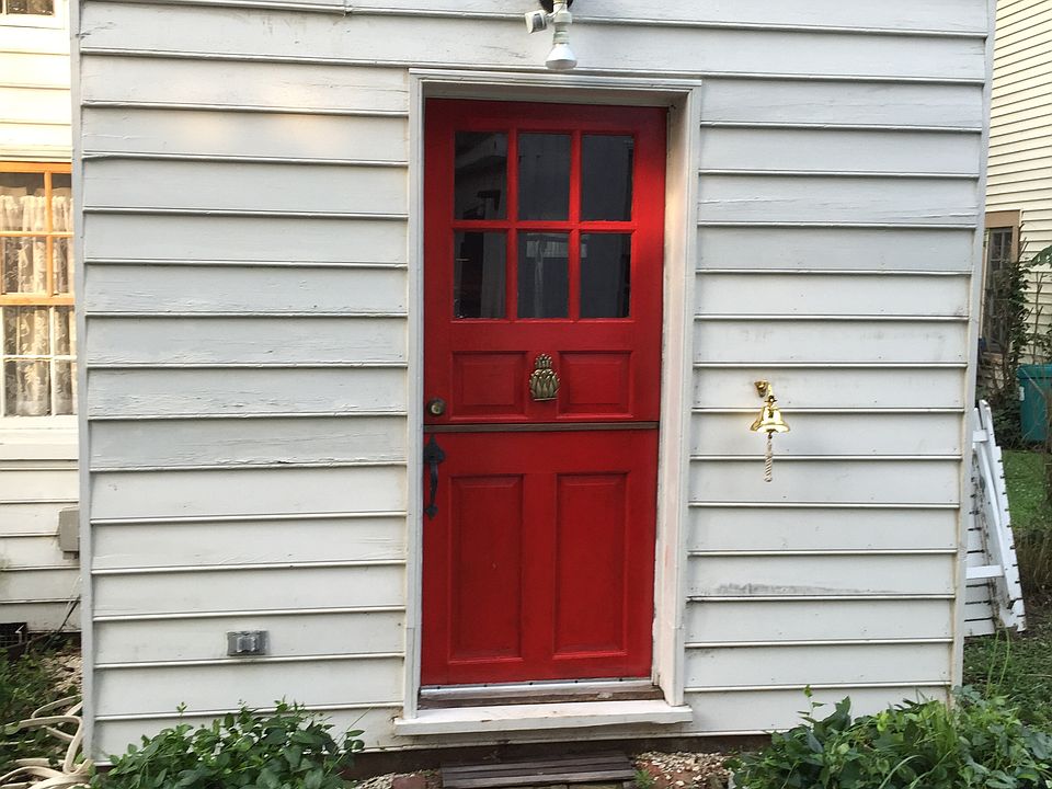 2nd image of 200 Locust St