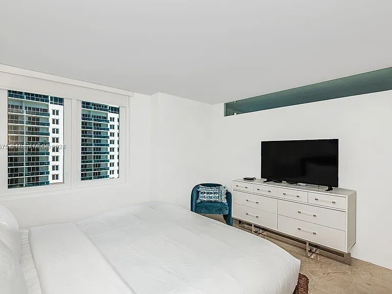2301 Collins Ave #1117 — Photo 10