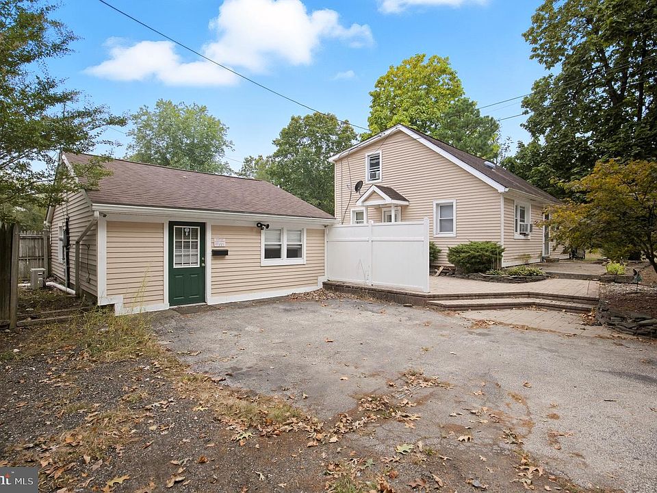 1st image of 687 Jackson Rd