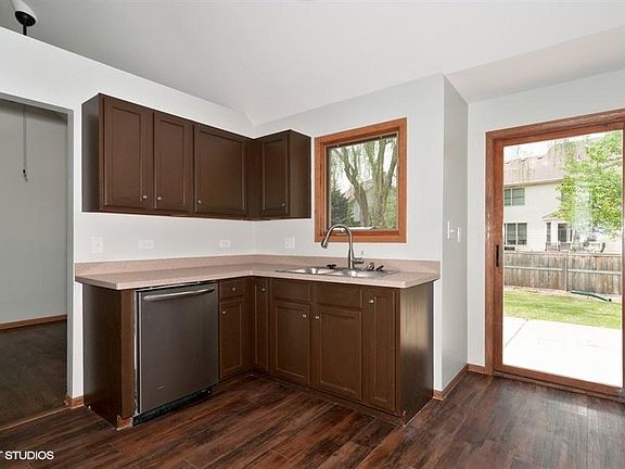 2nd image of 506 Pinecreek Dr