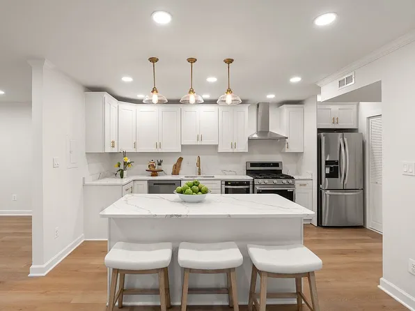 8004 Chanute Pl APT 3, Falls Church, VA 22042