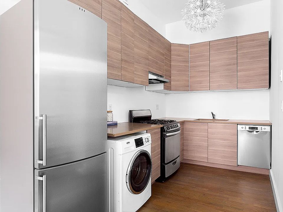 2nd image of 372 2nd St APT 1B