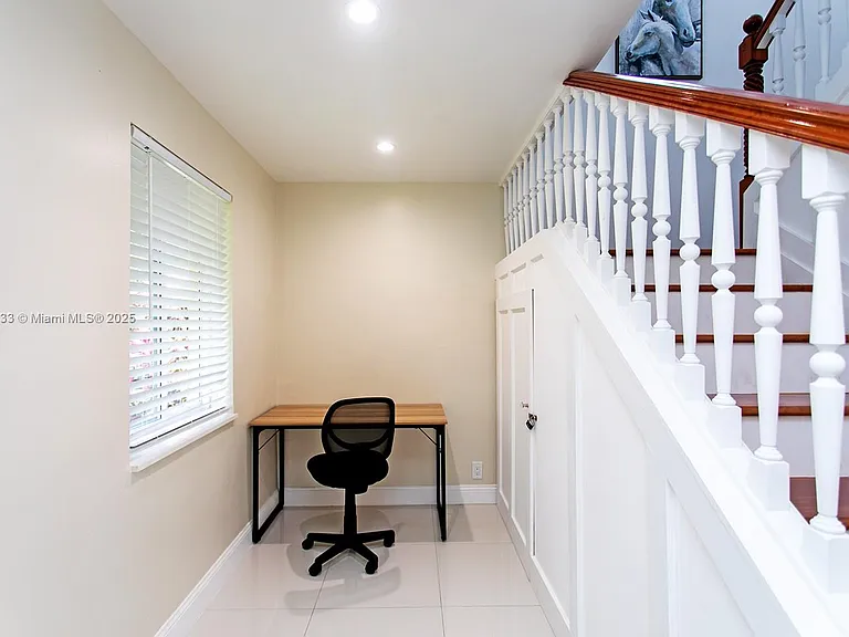 809 S 17th Ave — Photo 30