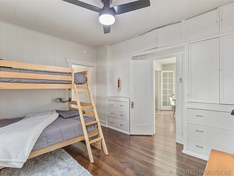 700 N McKinley Ave — Photo 21
