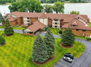 2193 Sunrise Dr #6-J-6, Appleton, WI 54914