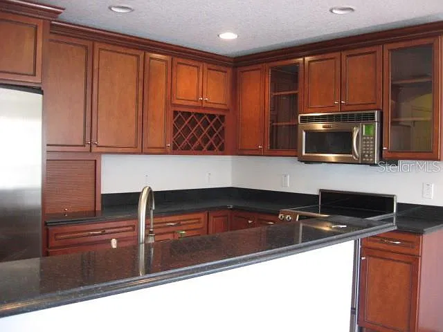 3 bed, 2.5 bath, 1629 sqft, $2,600 — Photo 3