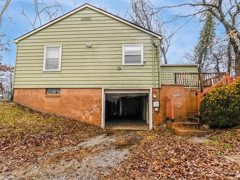 611 W Glenwood Ave — Photo 18