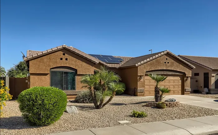 17407 N Larkspur Ln