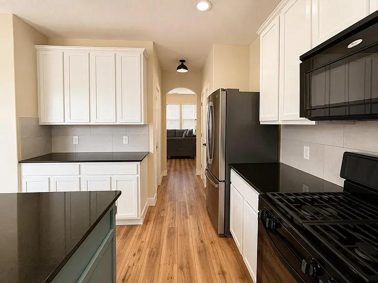 18639 Bristol Point Ln — Photo 22