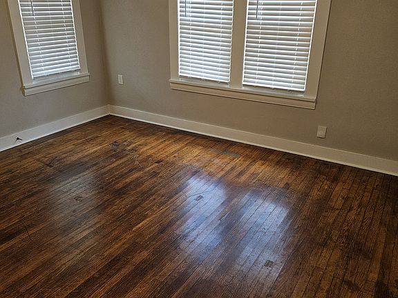 4th image of 131 E Park Ave #B