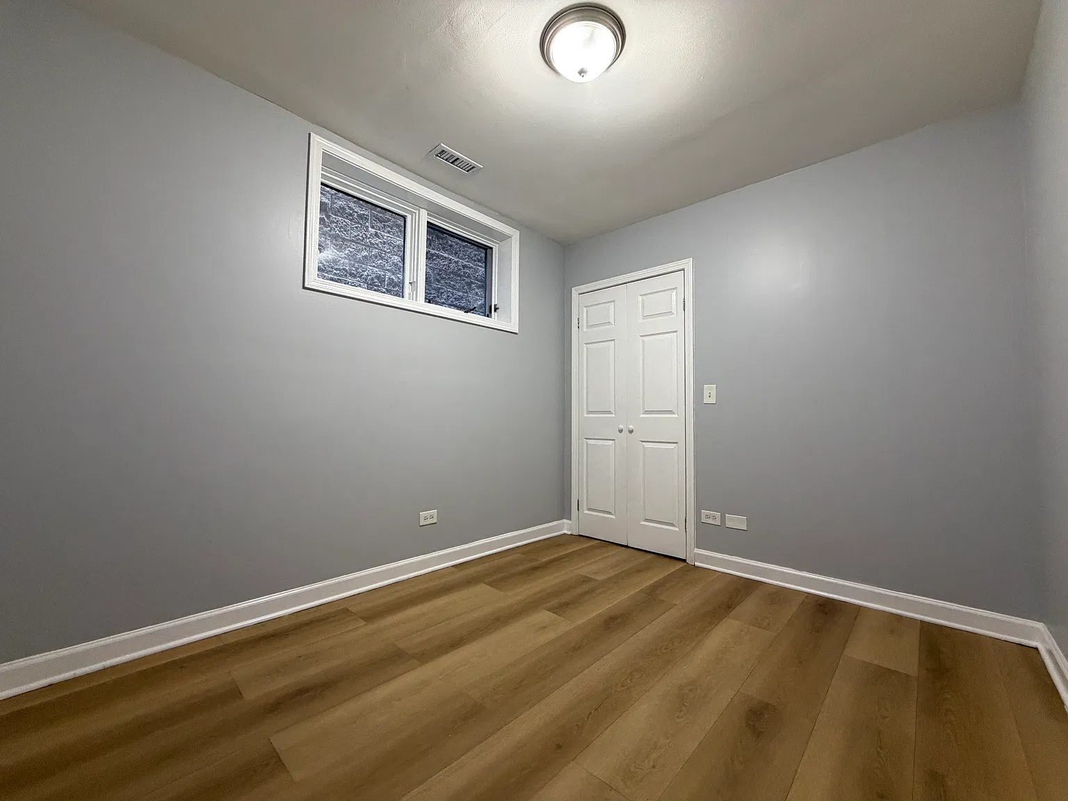 3 bed, 1100 sqft, $2,000 — Photo 4