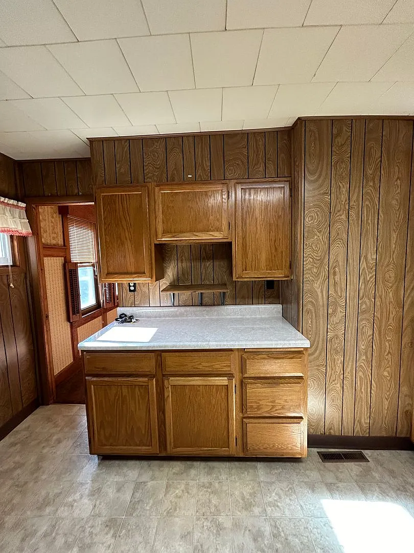 Spacious 4 bedroom Oswego Home!! — Photo 4