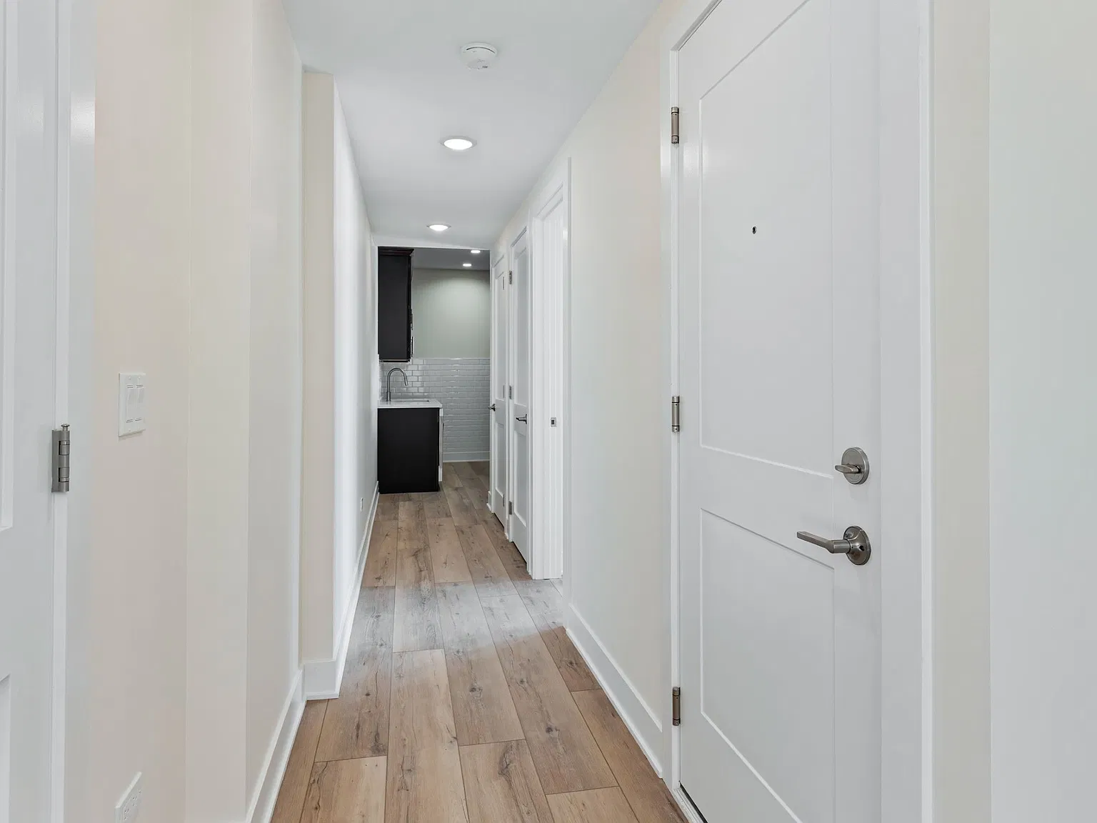 1248-1252 W Addison St - 1248 1C — Photo 3