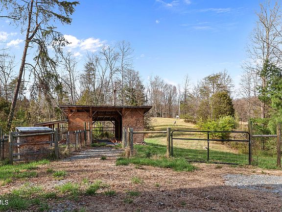 5th image of 990 Bullock Hollow Rd
