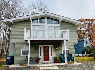 103 Douglas Fir Ln, Tobyhanna, PA 18466