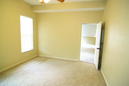 4th image of 4035 Connor Dr