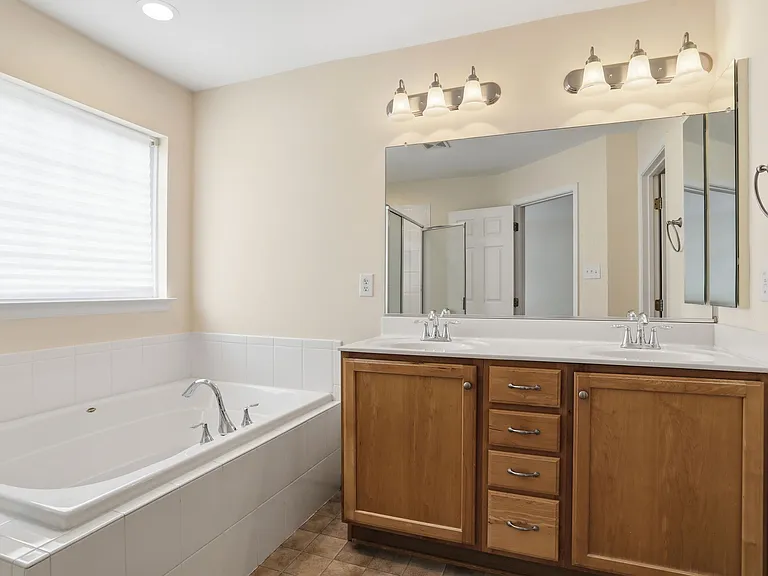 7402 Willow Crossing Ter — Photo 22