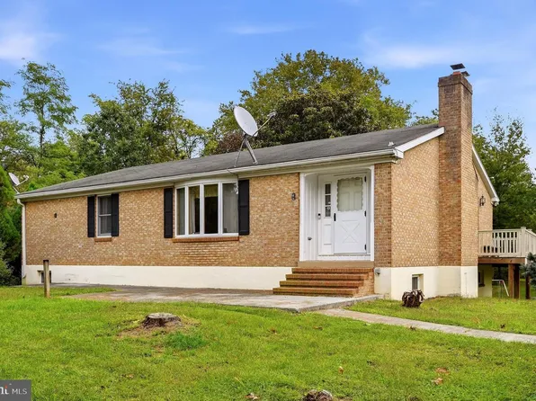 1592 Crums Church Rd, Berryville, VA 22611