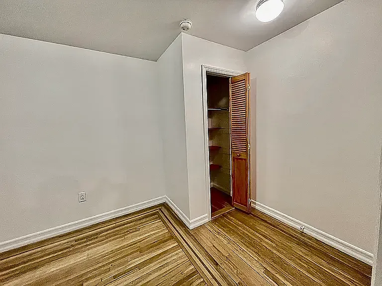 183 Pinehurst Avenue — Photo 2
