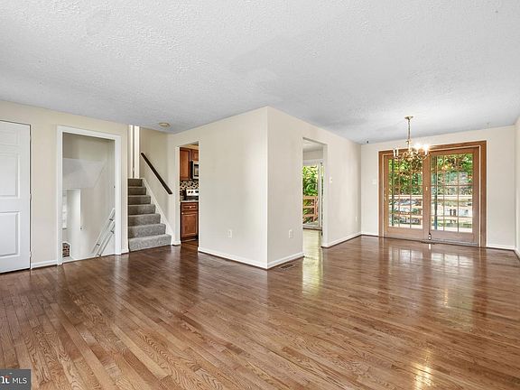 4th image of 6119 Windward Dr