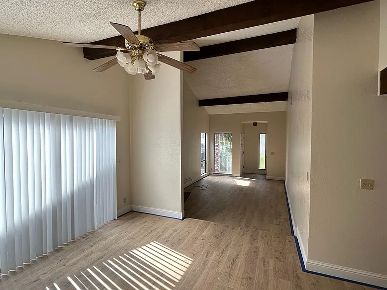 1710 Avondale Ave — Photo 6