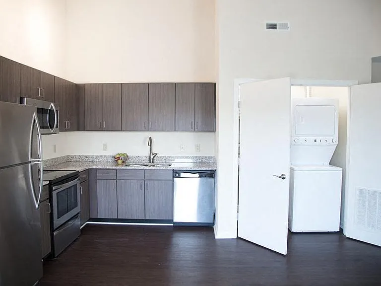 Gramercy Row Apartment Residences — Photo 22