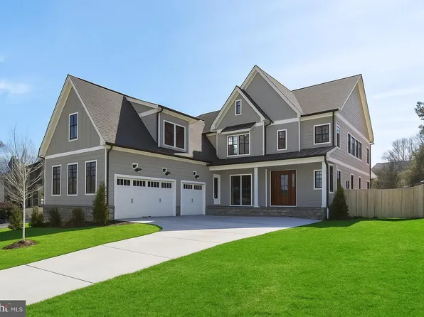 439 Lewis St NW, Vienna, VA 22180