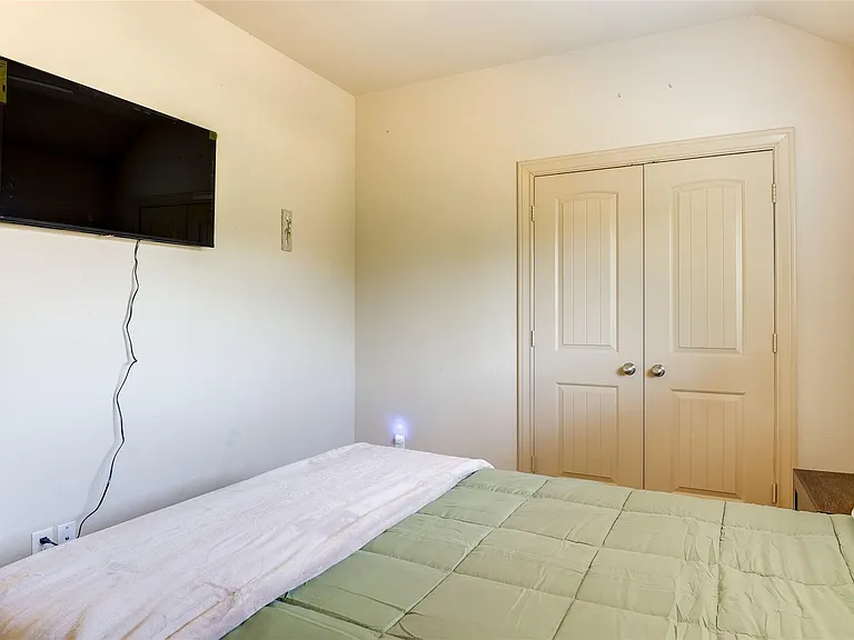 8470 Coral Cove Pass Ln — Photo 19