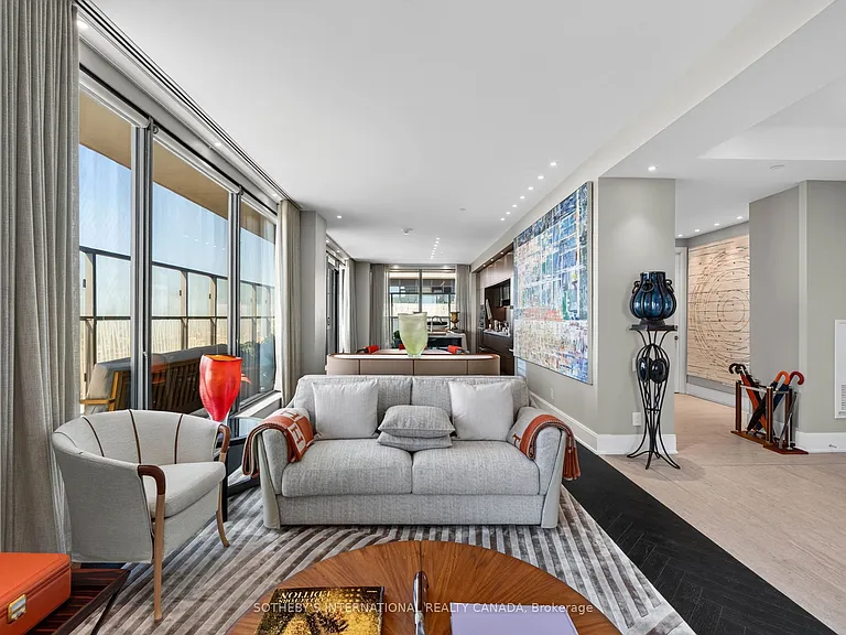 50 Charles St E #5501 — Photo 16