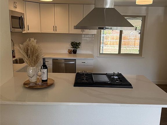 3rd image of 8822 Kent Street