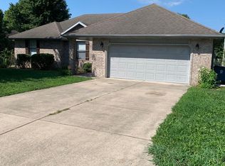 709 S Redwood Ct, Nixa, MO 65714