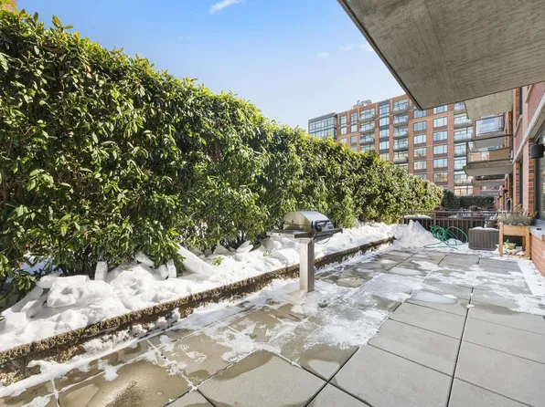 1100 Maxwell Lane image 1 of 37