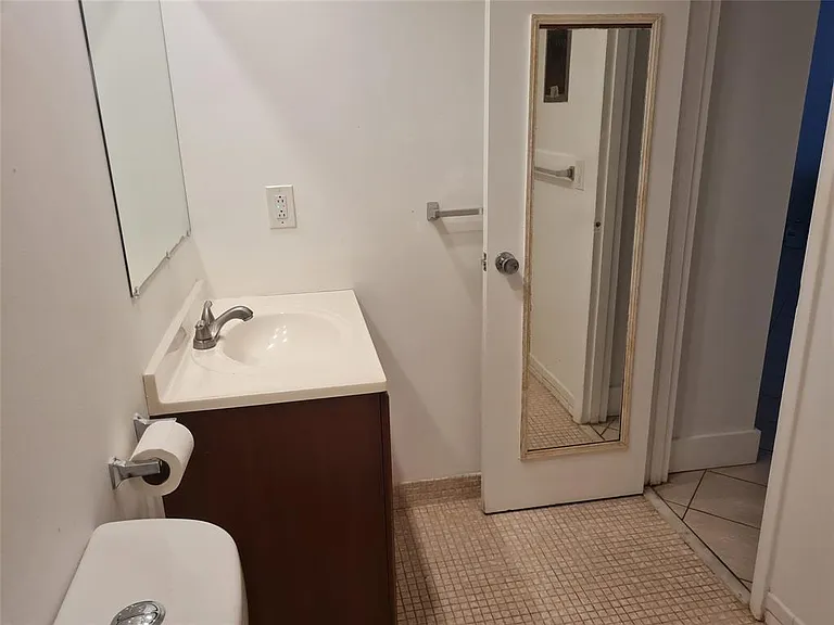 300 Golden Isles Dr #104 — Photo 10