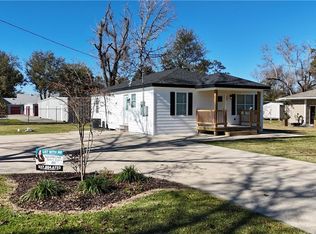 157 Farquar Ln, Lake Charles, LA 70611