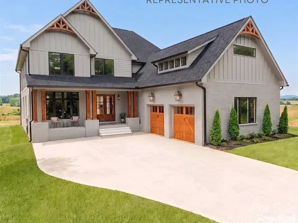 3032 Northampton Dr, Charlotte, NC 28210