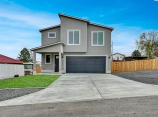 1218 N Perry Loop, Kennewick, WA 99336