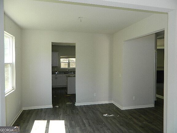 4th image of 3790 River Rock Rd