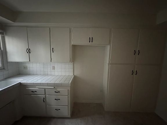 4th image of 835 Austin Ave #2