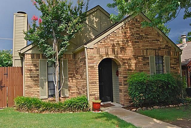 1st image of 313 Teakwood Ln